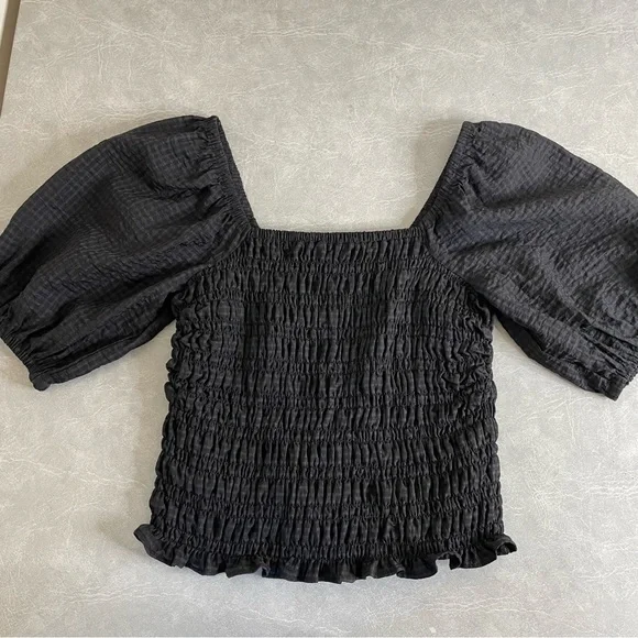 Old Navy Black Smocked Puff Sleeved On/Off Shoulder Peasant Blouse - Picture 8 of 8